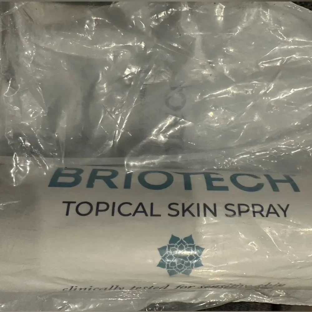 Briotech topical skin spray minimize imperfection, relieves redness,